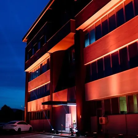 Hotel In 4*