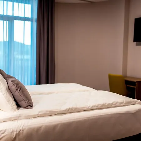 Hotel In 4*